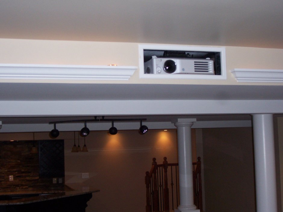 Полка под проектор