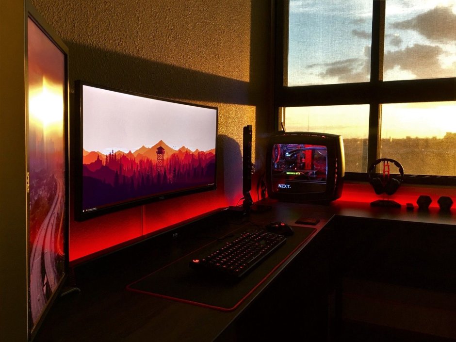 Геймерская комната с окном