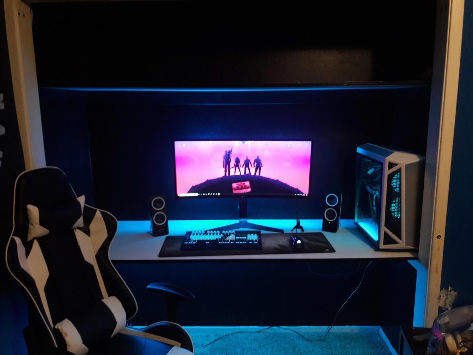 Геймерская комната на балконе