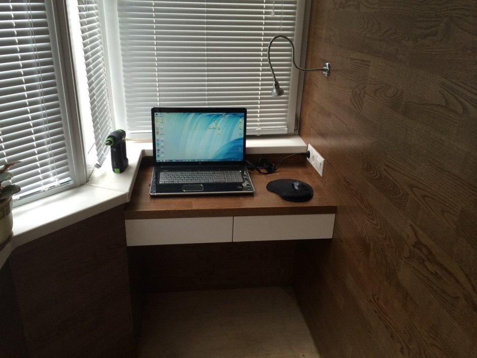 Компьютерный столик на балкон