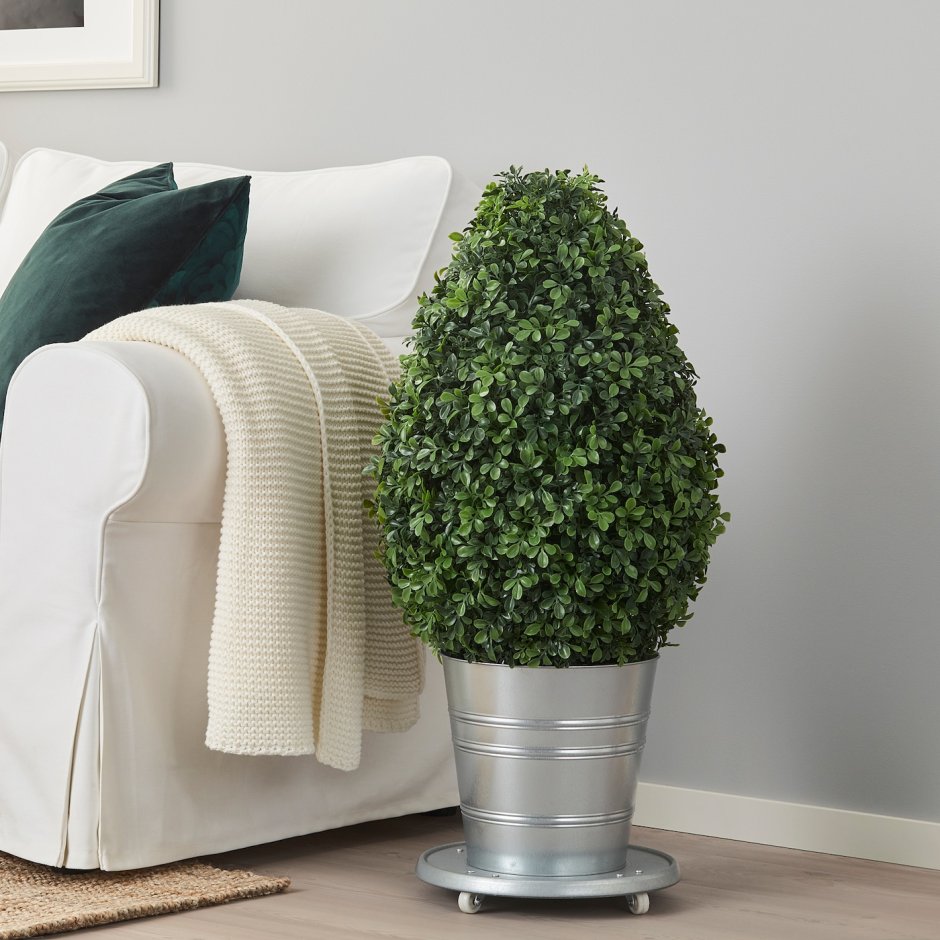 Искусственные цветы на подоконник