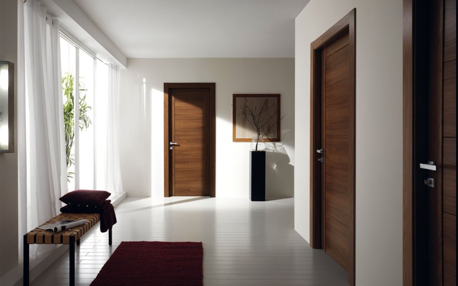 Дверь коричневая