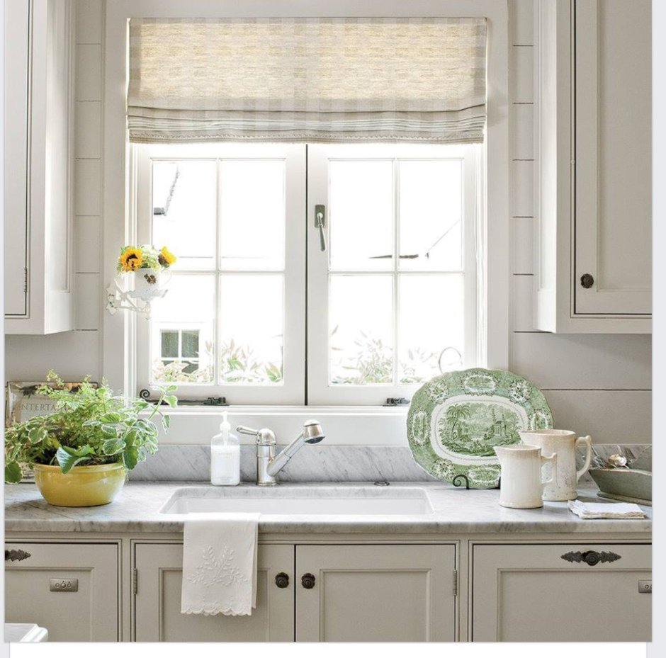 Красивое окно на кухне