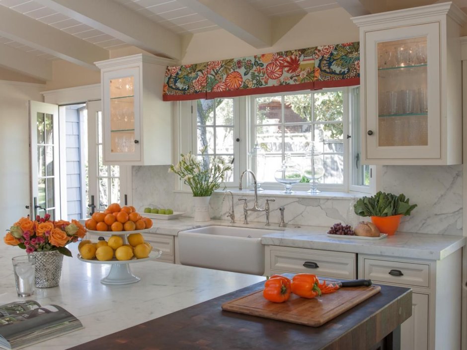 Кухня окно фрукты