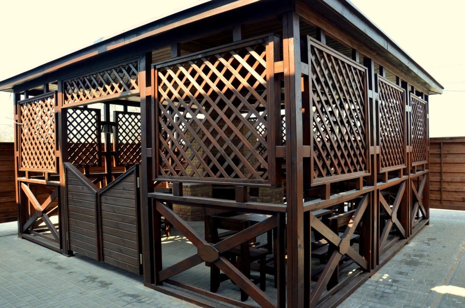 Деревянная решетка для беседки