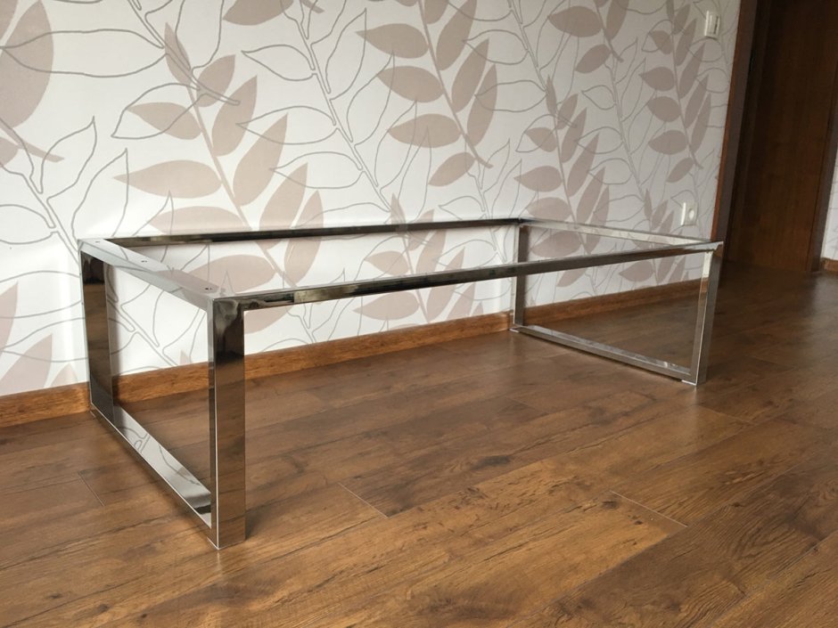 Прикроватный столик из профильной трубы