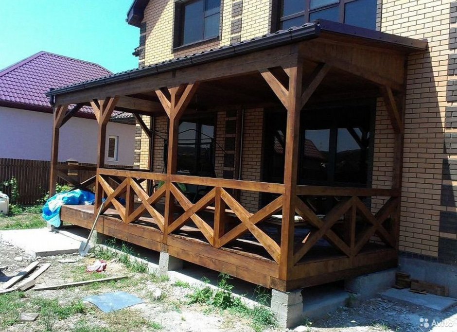 Веранда к деревянному дому