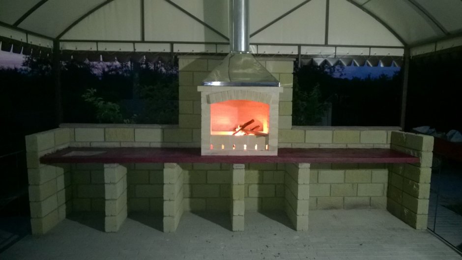 Мангал из кирпича для кафе