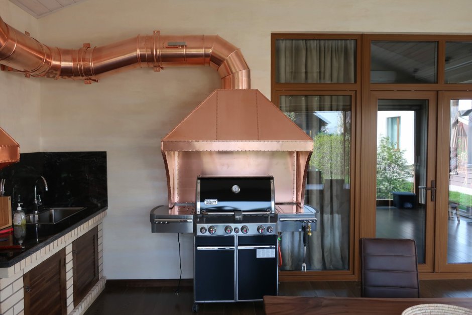 Мангал с вытяжным зонтом