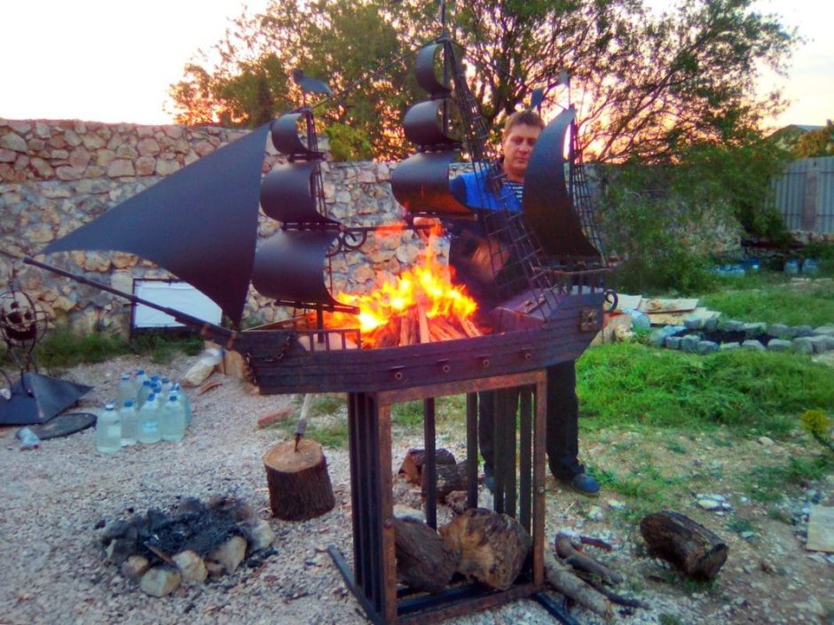 Мангал с поддувом снизу