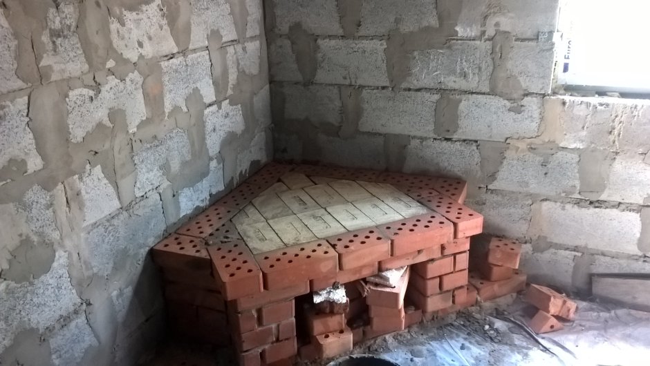 Камин в гараже для отопления