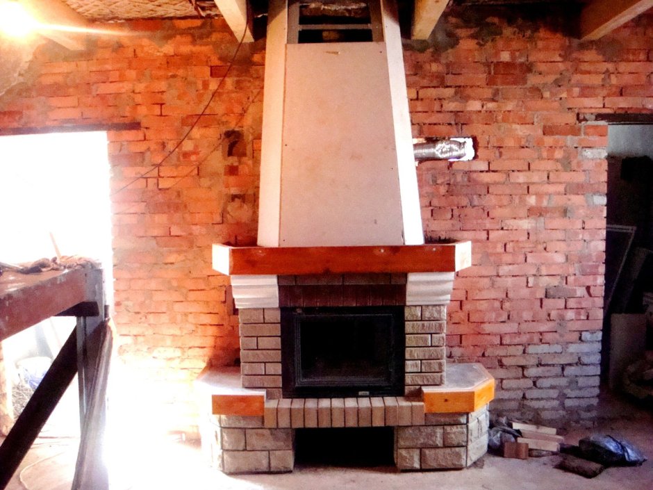 Печь камин в гараже