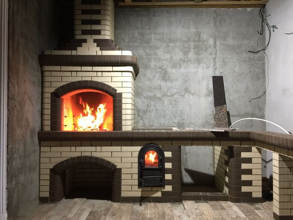 Камин из речного камня