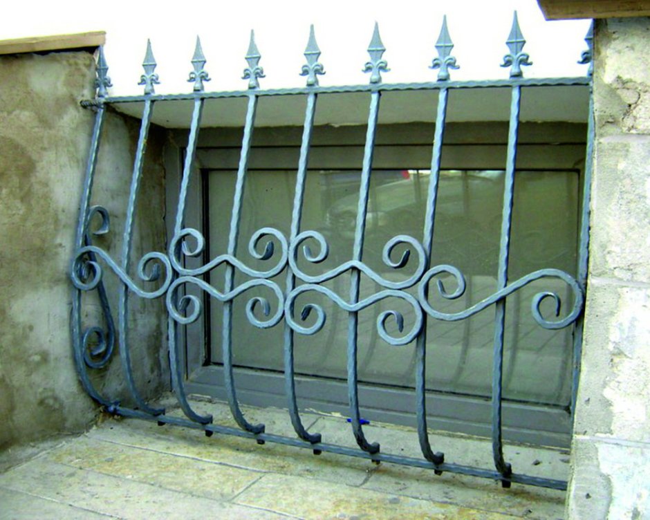 Решетка ограждения металлическая с художественной ковкой