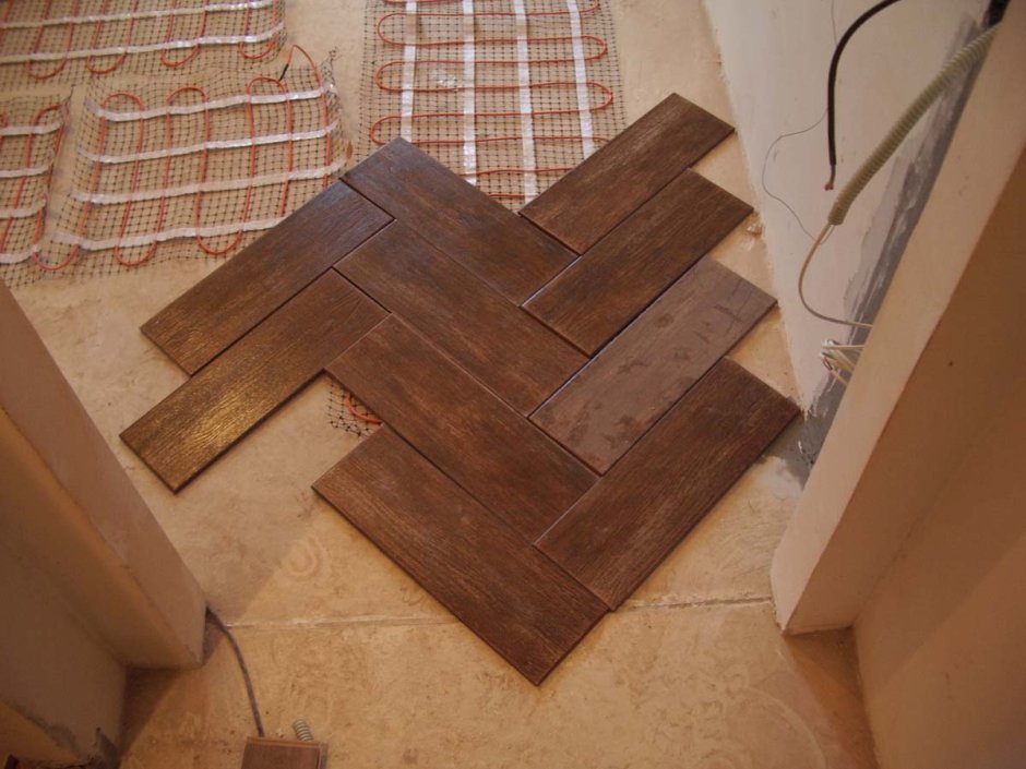 Укладка плитки под дерево