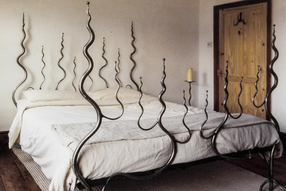 Кованая кровать Готикика