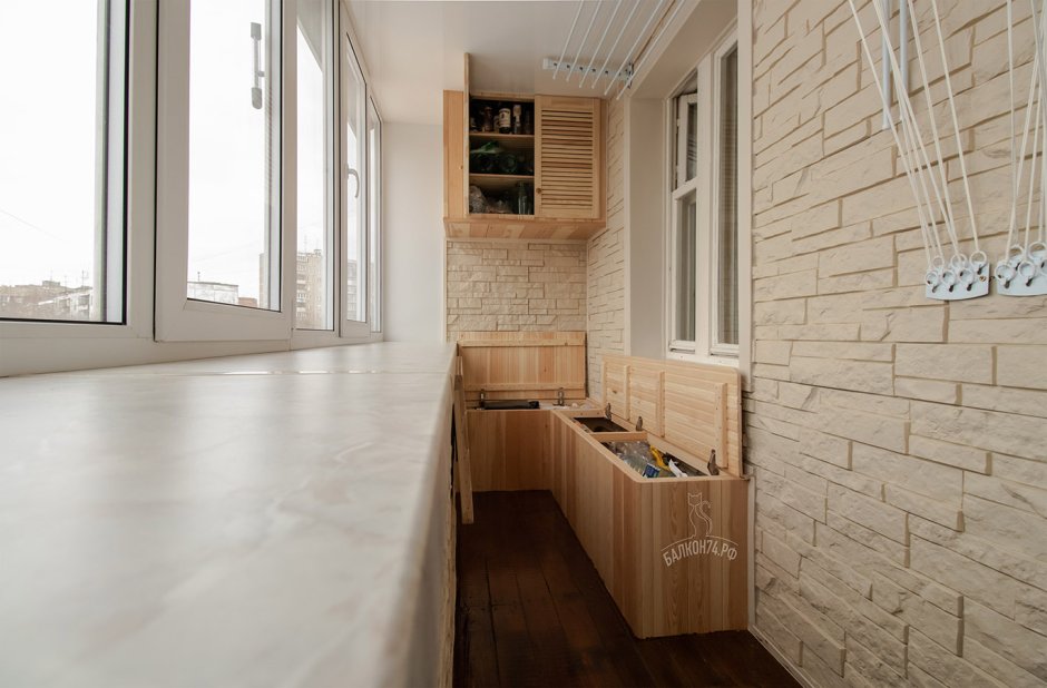 Отделка балкона