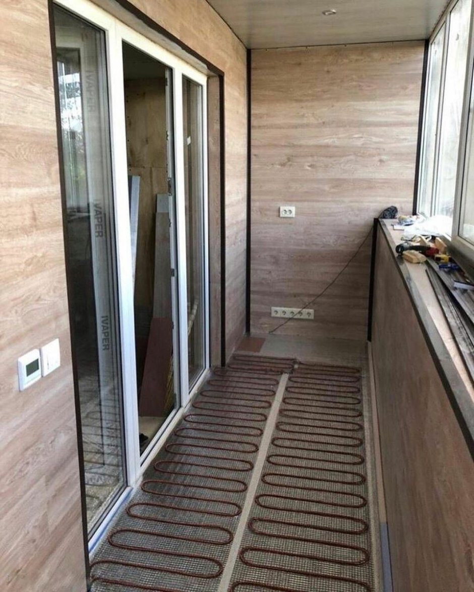 Ламинат на балконе
