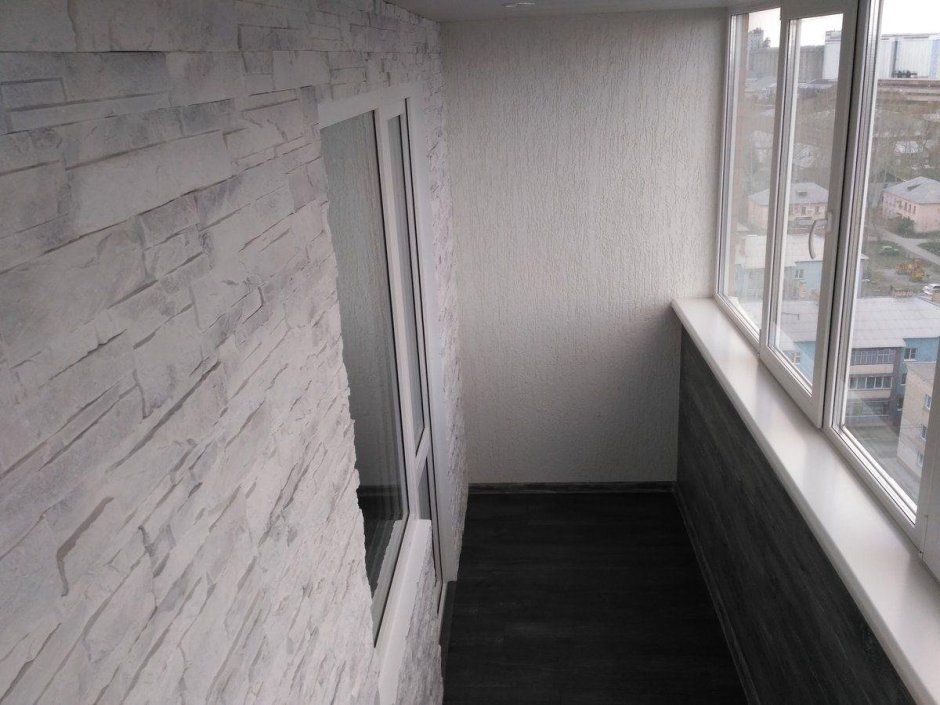 Отделка балкона МДФ панелями горизонтально