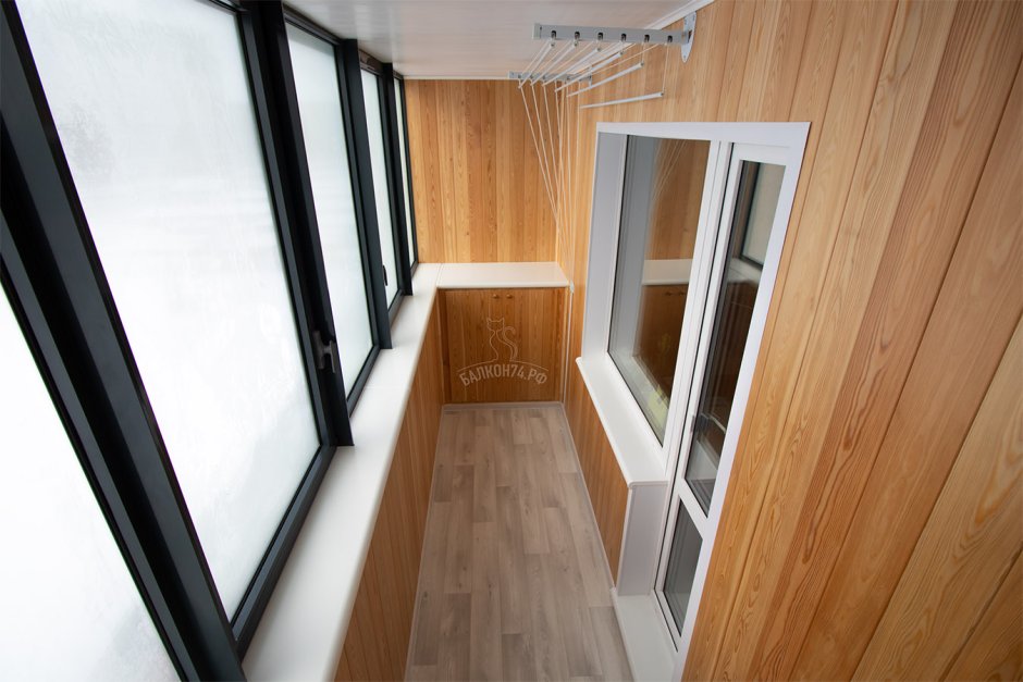 Обшивка балкона ламинатом