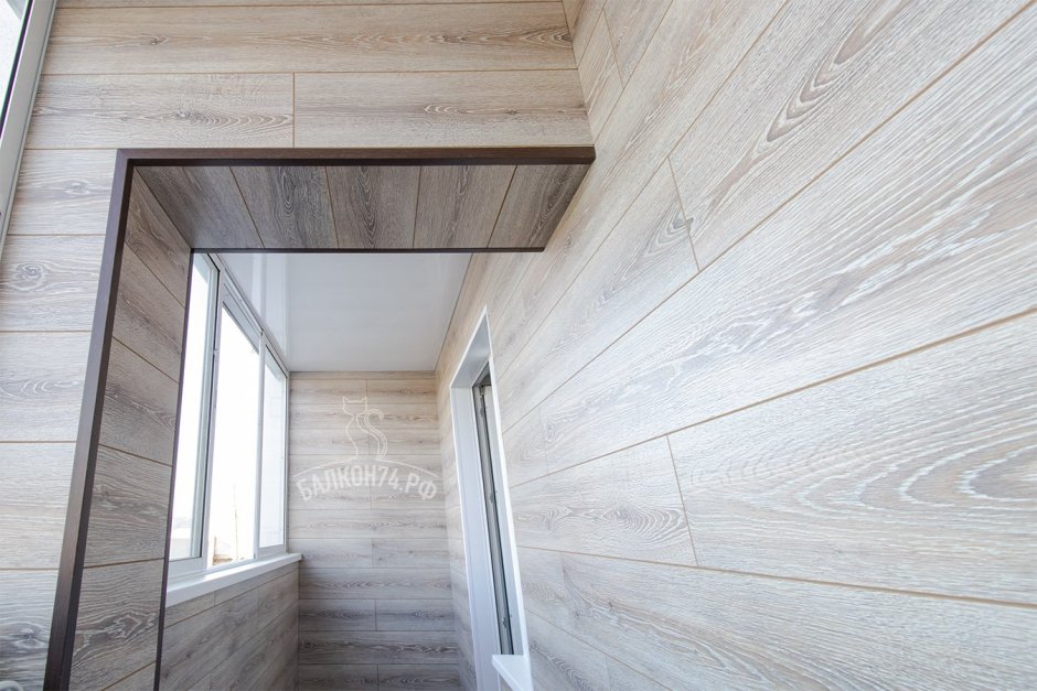 Отделка балкона ламинатом стены