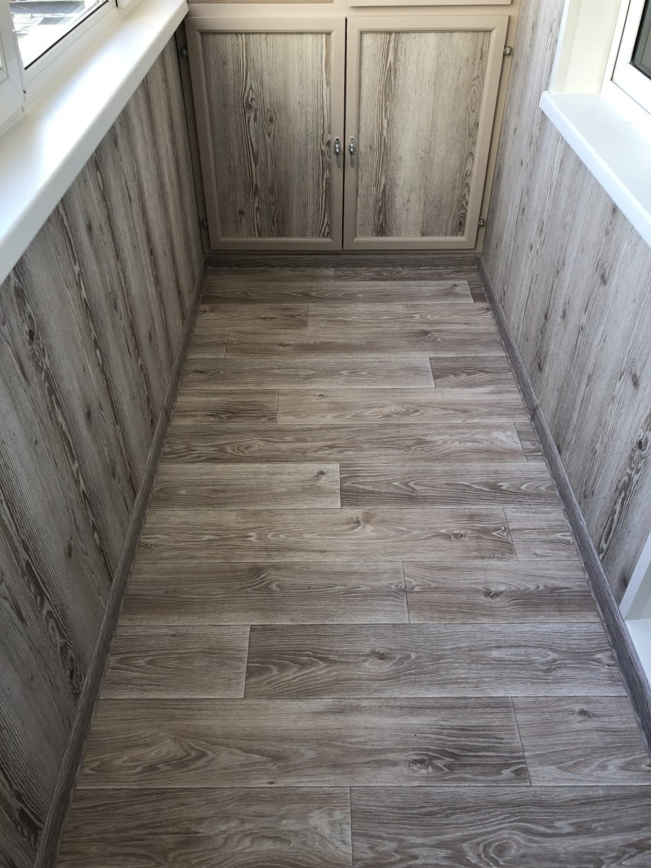 Отделка балкона ламинатом