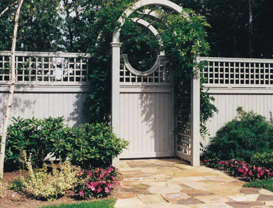 Арка над калиткой