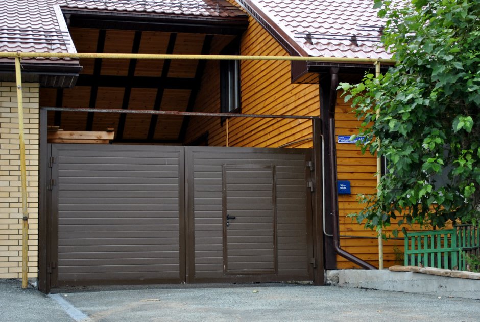 Распашные уличные ворота Дорхан