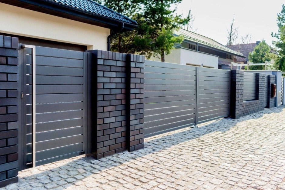 Ворота во двор частного дома