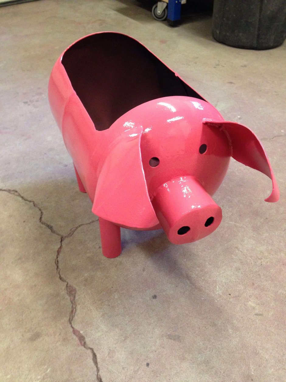 Поросенок из металла