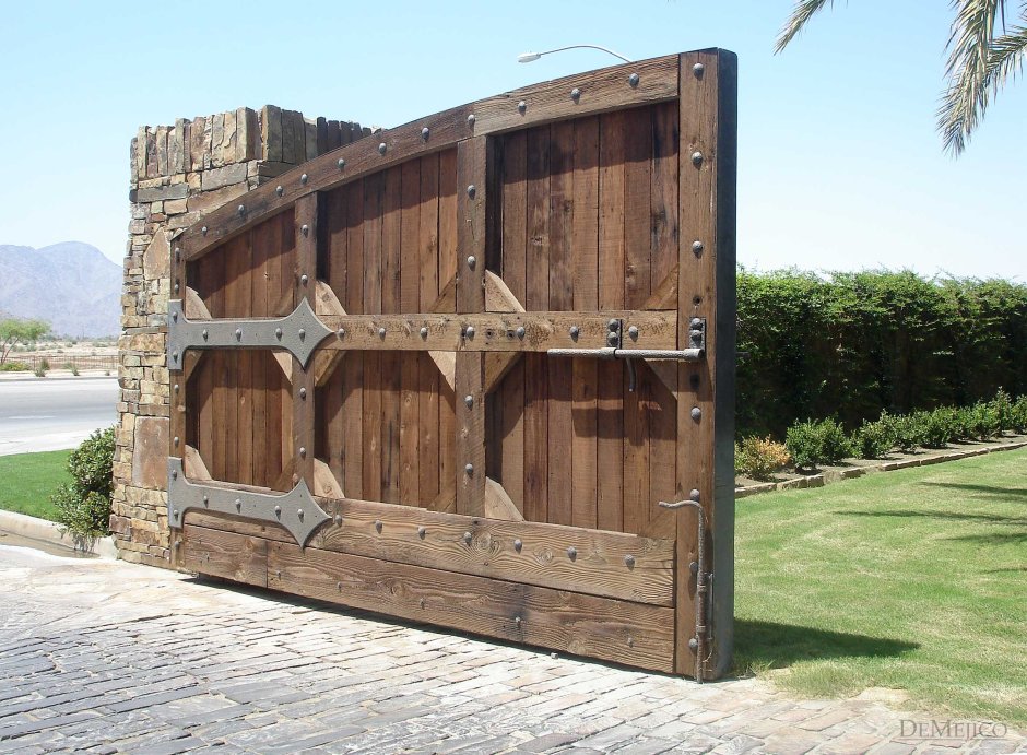 Ворота и калитка из металлопрофиля под дерево