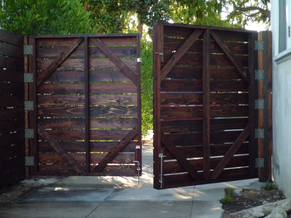Ворота деревянные распашные