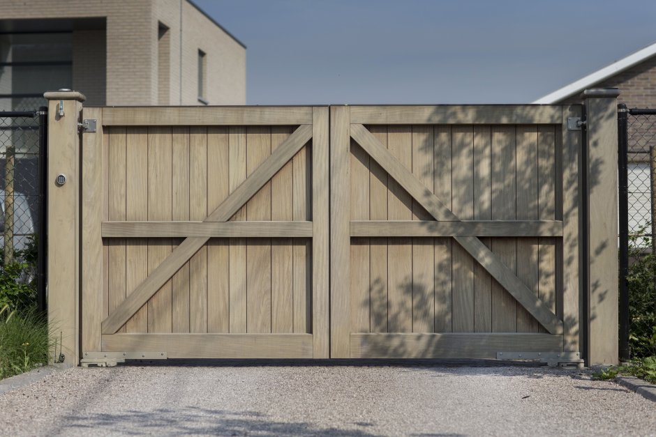 Забор дерево и металл