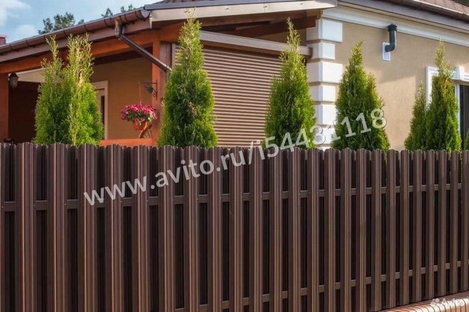 Забор внутри двора