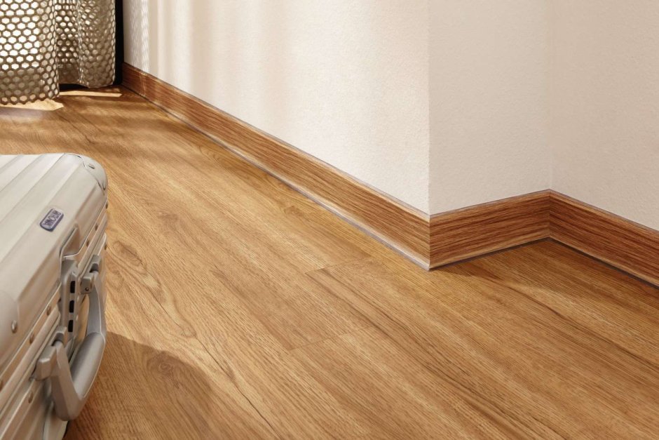 Плинтус Invisible Sofia