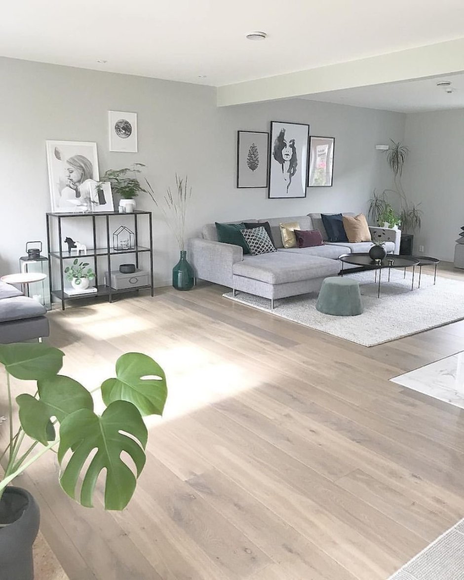 Интерьер с серыми полами