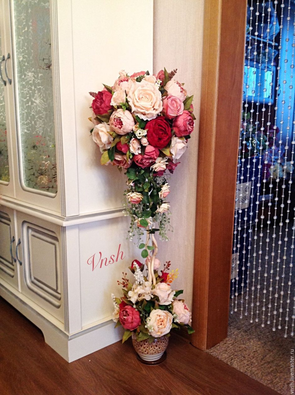 Декор искусственными цветами