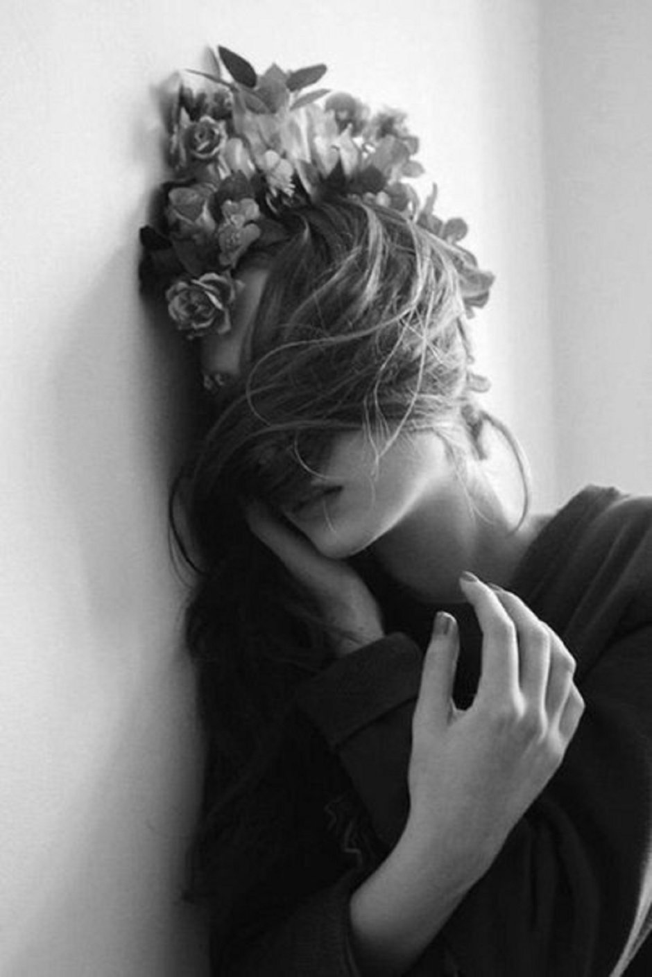 Девушки в черно белом цвете