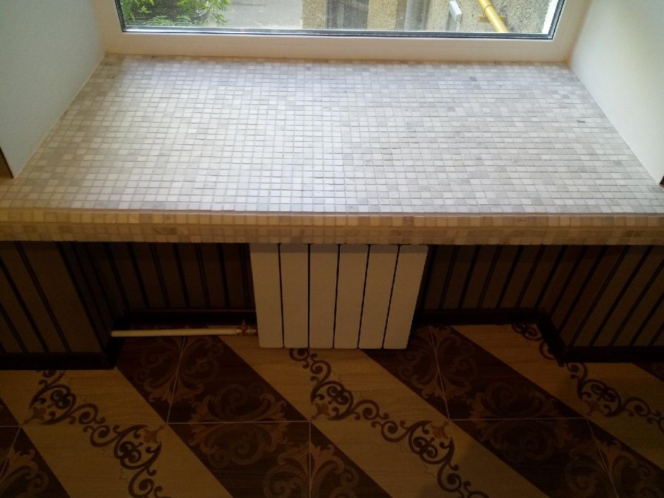 Плитка на подоконник в подъезде