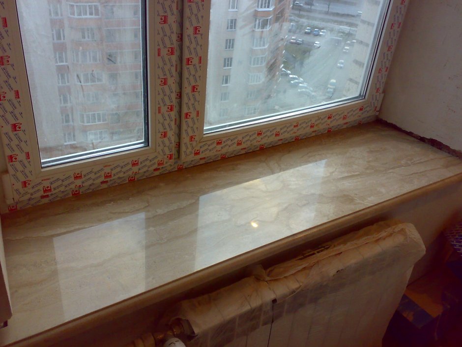 Подоконник из черной мозаики