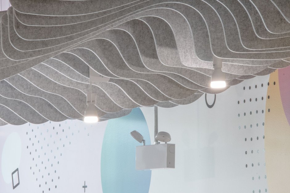 Тюль на потолке