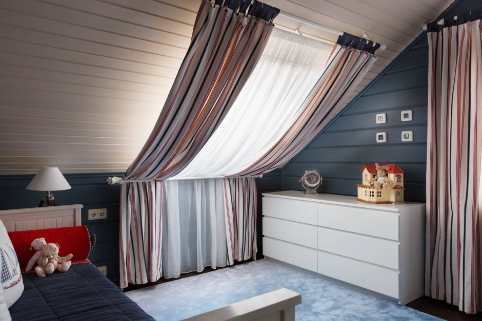 Декор потолка тюлем