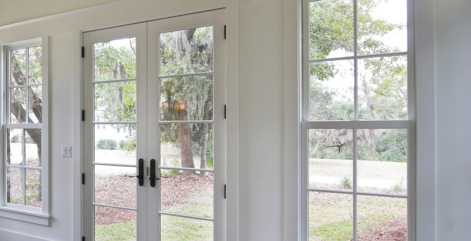 Окно белое пластиковое