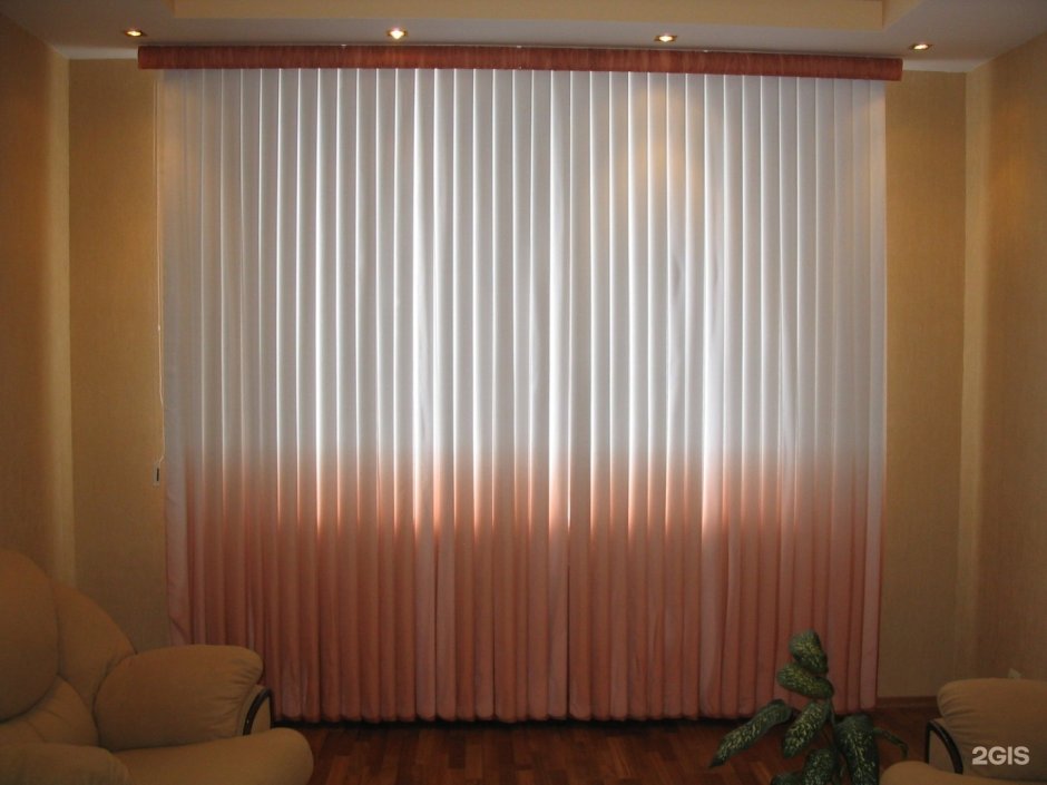 Вертикальные жалюзи и тюль