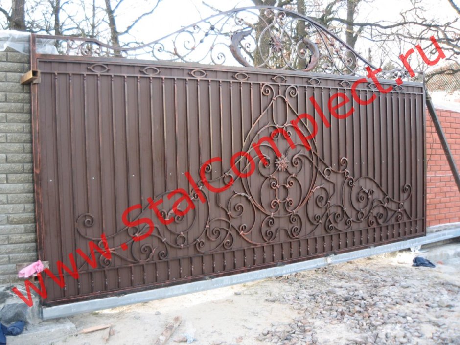 Кованые откатные ворота
