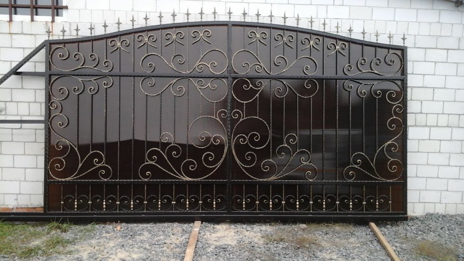 Откатные ворота с узорами