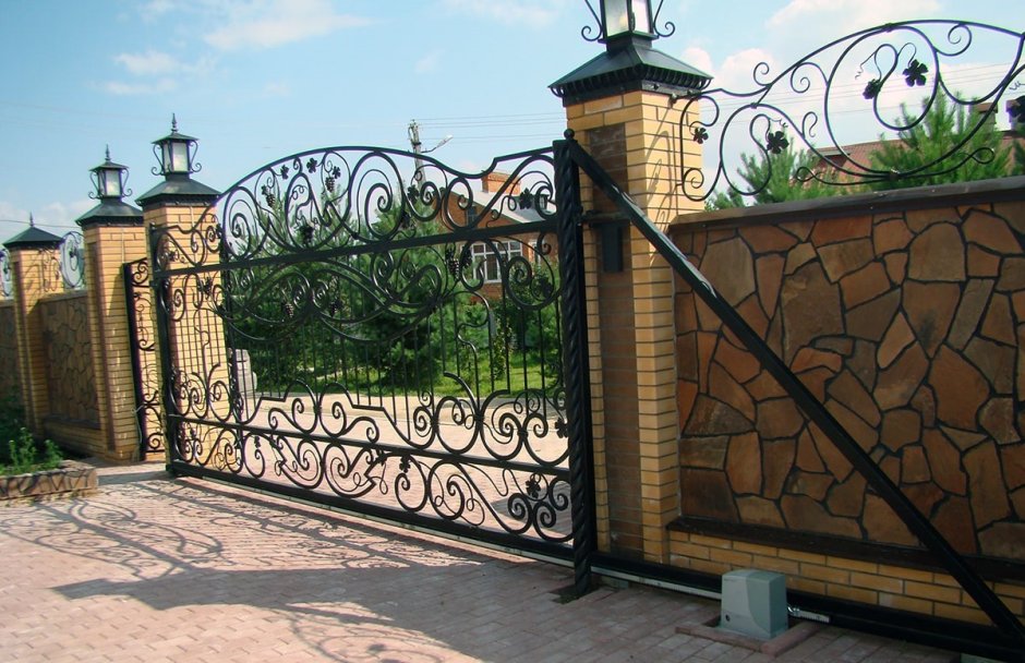 Кованые откатные ворота Коварт