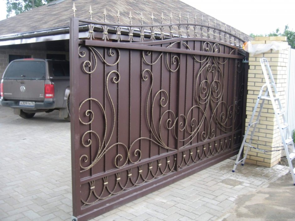 Кованые откатные ворота кво05
