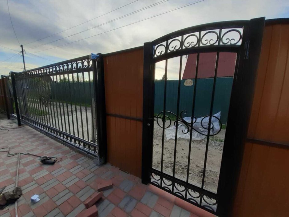 Кованые откатные ворота
