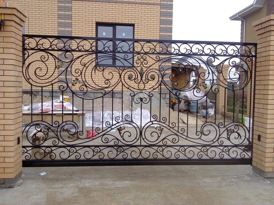 Кованые откатные ворота